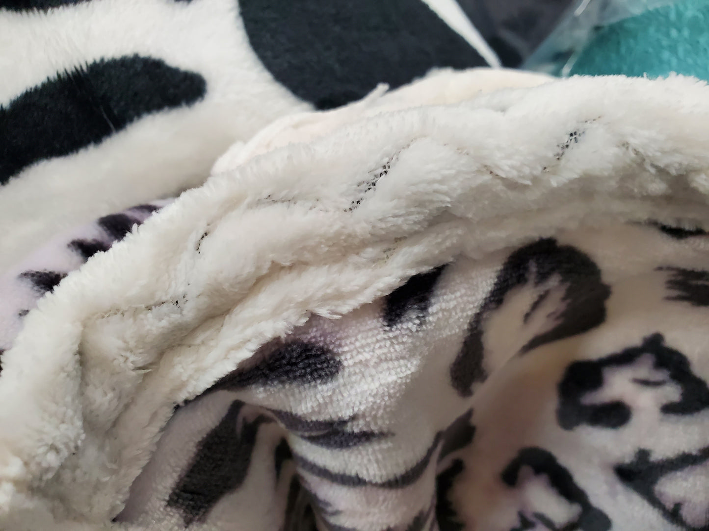 Soft Sherpa Animal Print Blanket 80x60 inches